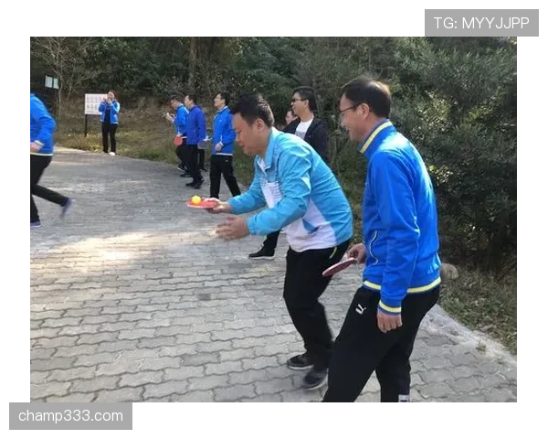 故意触球和球的自然折射判罚到底有什么关键区别？
